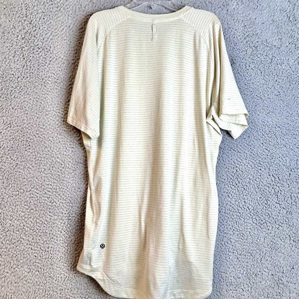 Lululemon Drysense Performance Shirt Mens XL LM3CRXS Light Beige Stretch Workout